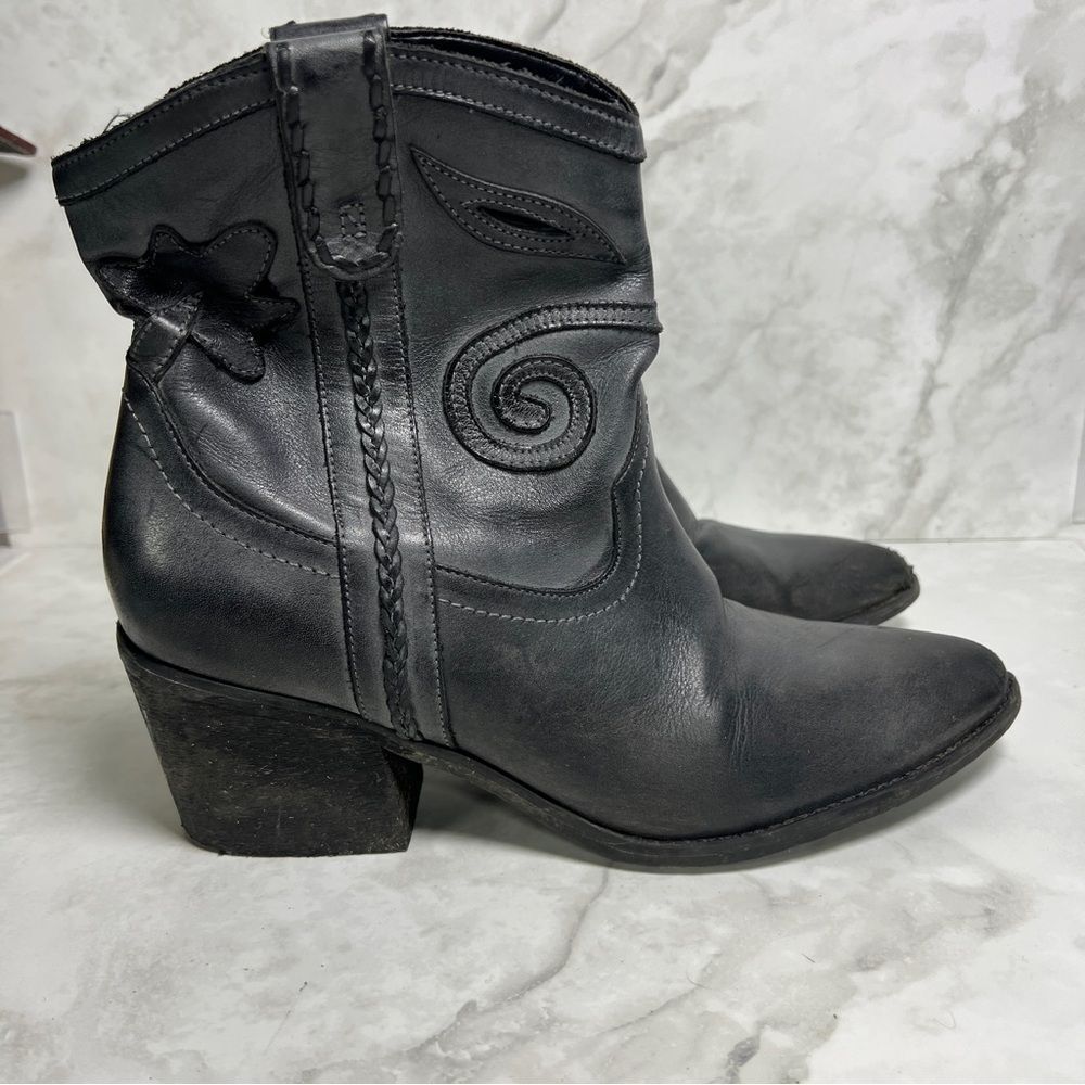 Carlos by Carlos Santana Austin Women's Western Cut Out Ankle Boot